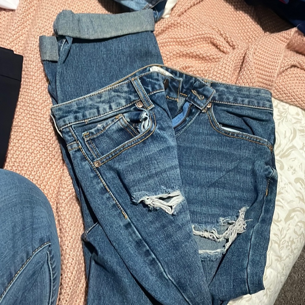 Forever 21 Distressed Boyfriend Jeans